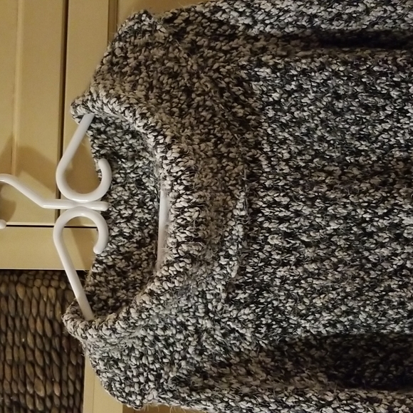 Women's Buffalo Sweater - Picture 2 of 6